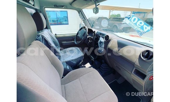 Ra Imported Toyota Land Cruiser funfun Ọkọ̀ in Import - Dubai ni Benin Ra Imported Toyota Land Cruiser funfun Ọkọ̀ in Import - Dubai ni Benin