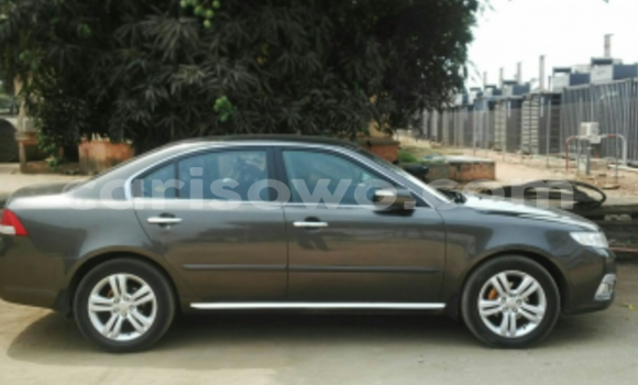 Sayi Na hannu Kia Carens Sauran Mota in Cotonou a Benin