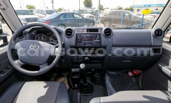 Acheter Neuf Voiture Toyota Land Cruiser Blanc à Abomey, Benin Acheter Neuf Voiture Toyota Land Cruiser Blanc à Abomey, Benin