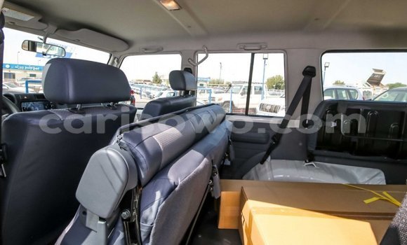 Acheter Neuf Voiture Toyota Land Cruiser Blanc à Abomey, Benin Acheter Neuf Voiture Toyota Land Cruiser Blanc à Abomey, Benin