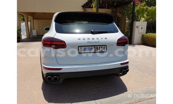 Acheter Import Voiture Porsche Cayenne Blanc à Import - Dubai, Benin Acheter Import Voiture Porsche Cayenne Blanc à Import - Dubai, Benin