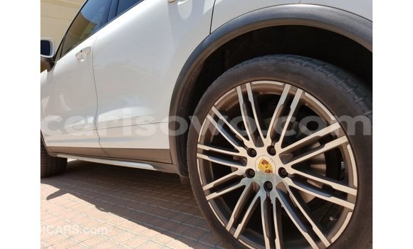Acheter Import Voiture Porsche Cayenne Blanc à Import - Dubai, Benin Acheter Import Voiture Porsche Cayenne Blanc à Import - Dubai, Benin