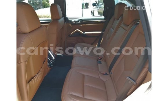 Acheter Import Voiture Porsche Cayenne Blanc à Import - Dubai, Benin Acheter Import Voiture Porsche Cayenne Blanc à Import - Dubai, Benin