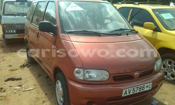 Ra Àlòkù Nissan Serena Red Ọkọ̀ in Abomey Calavi ni Benin Ra Àlòkù Nissan Serena Red Ọkọ̀ in Abomey Calavi ni Benin