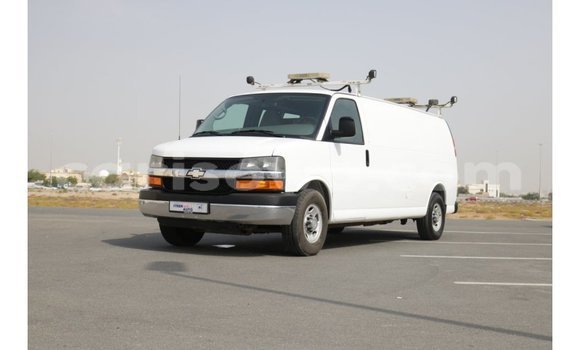 Sayi Imported Chevrolet Express White Mota in Import - Dubai a Benin