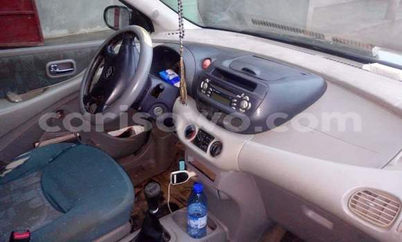 Sayi Na hannu Nissan Almera Tino Blue Mota in Cotonou a Benin Sayi Na hannu Nissan Almera Tino Blue Mota in Cotonou a Benin