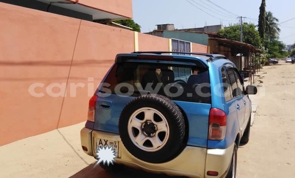 Acheter Occasion Voiture Toyota RAV4 Bleu à Cotonou, Benin Acheter Occasion Voiture Toyota RAV4 Bleu à Cotonou, Benin