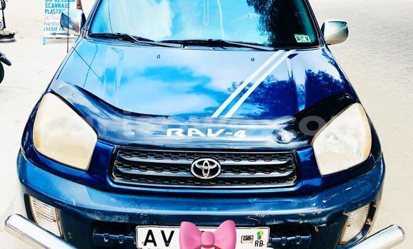 Ra Àlòkù Toyota RAV4 Blue Ọkọ̀ in Cotonou ni Benin Ra Àlòkù Toyota RAV4 Blue Ọkọ̀ in Cotonou ni Benin