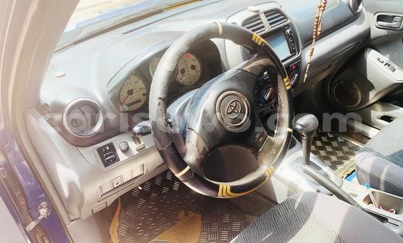 Ra Àlòkù Toyota RAV4 Blue Ọkọ̀ in Cotonou ni Benin Ra Àlòkù Toyota RAV4 Blue Ọkọ̀ in Cotonou ni Benin