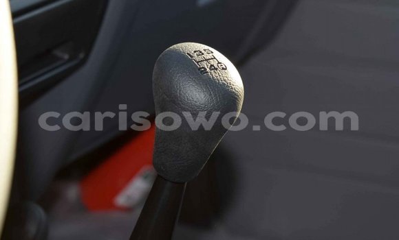 Acheter Neuf Voiture Toyota Land Cruiser Blanc à Abomey, Benin Acheter Neuf Voiture Toyota Land Cruiser Blanc à Abomey, Benin