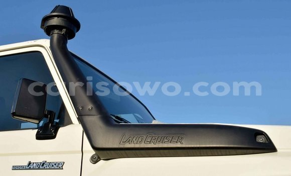 Acheter Neuf Voiture Toyota Land Cruiser Blanc à Abomey, Benin Acheter Neuf Voiture Toyota Land Cruiser Blanc à Abomey, Benin