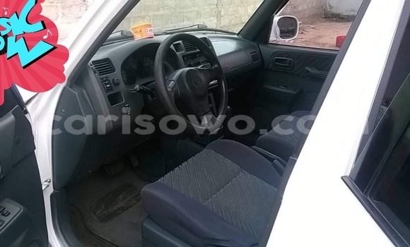Sayi Na hannu Toyota RAV4 White Mota in Cotonou a Benin Sayi Na hannu Toyota RAV4 White Mota in Cotonou a Benin