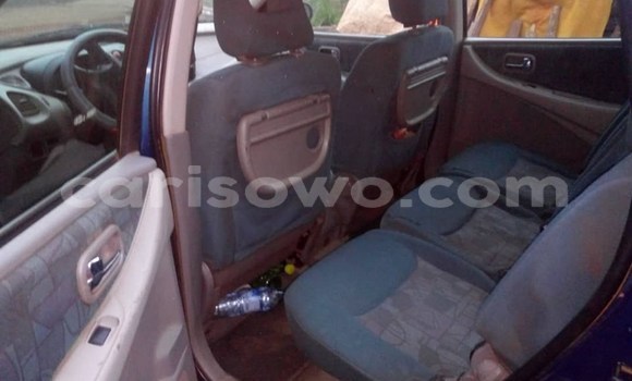 Sayi Na hannu Nissan Almera Blue Mota in Cotonou a Benin Sayi Na hannu Nissan Almera Blue Mota in Cotonou a Benin