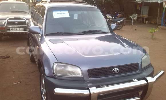 Ra Àlòkù Toyota RAV4 Alagara Ọkọ̀ in Abomey Calavi ni Benin Ra Àlòkù Toyota RAV4 Alagara Ọkọ̀ in Abomey Calavi ni Benin