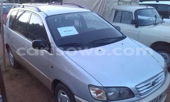 Ra Àlòkù Toyota Corolla Black Ọkọ̀ in Abomey Calavi ni Benin Ra Àlòkù Toyota Corolla Black Ọkọ̀ in Abomey Calavi ni Benin