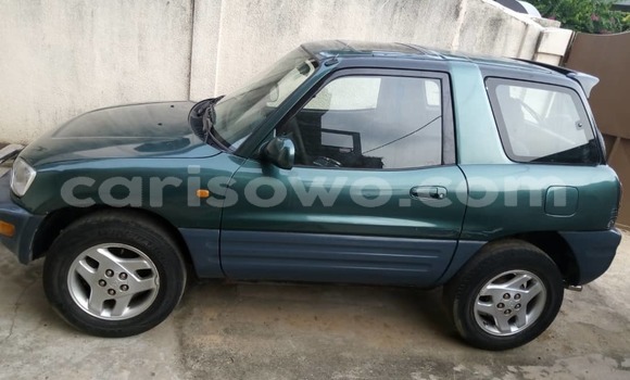 Sayi Na hannu Toyota RAV4 Green Mota in Cotonou a Benin Sayi Na hannu Toyota RAV4 Green Mota in Cotonou a Benin