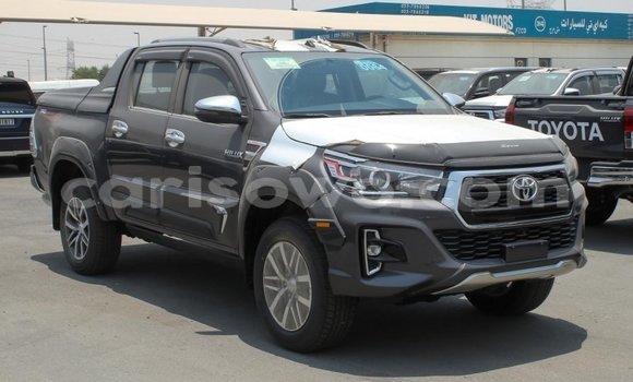Sayi Imported Toyota Hilux Black Mota in Import - Dubai a Benin Sayi Imported Toyota Hilux Black Mota in Import - Dubai a Benin