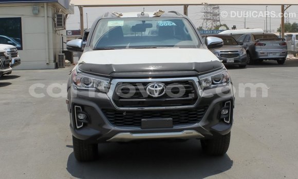 Sayi Imported Toyota Hilux Black Mota in Import - Dubai a Benin Sayi Imported Toyota Hilux Black Mota in Import - Dubai a Benin
