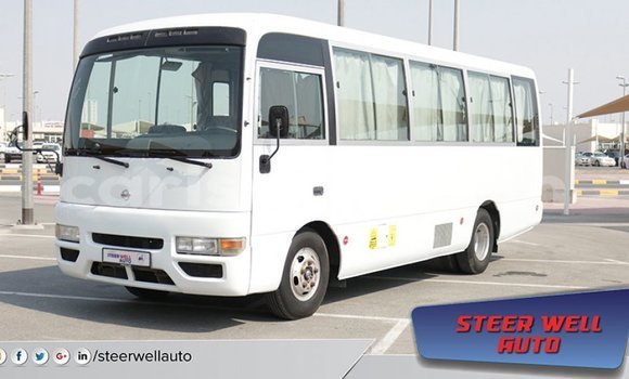 Sayi Imported Nissan Evalia White Babbar mota in Import - Dubai a Benin