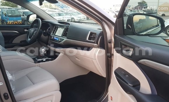 Buy Import Toyota Highlander Other Car in Import - Dubai in Benign Buy Import Toyota Highlander Other Car in Import - Dubai in Benign