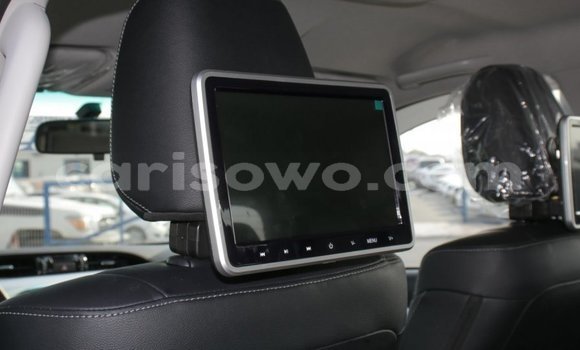 Acheter Neuf Voiture Toyota Hilux Noir à Abomey Calavi, Benin Acheter Neuf Voiture Toyota Hilux Noir à Abomey Calavi, Benin