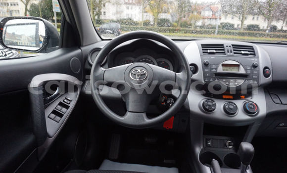 Acheter Occasion Voiture Toyota RAV4 Gris à Cotonou, Benin Acheter Occasion Voiture Toyota RAV4 Gris à Cotonou, Benin