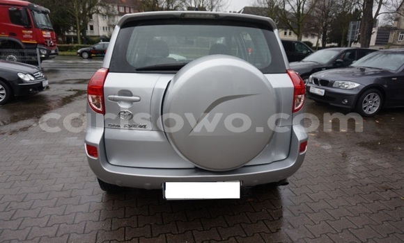 Acheter Occasion Voiture Toyota RAV4 Gris à Cotonou, Benin Acheter Occasion Voiture Toyota RAV4 Gris à Cotonou, Benin