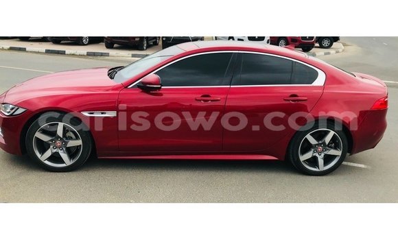 Acheter Import Voiture Jaguar XE Rouge à Import - Dubai, Benin Acheter Import Voiture Jaguar XE Rouge à Import - Dubai, Benin