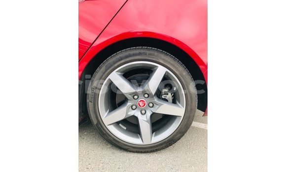 Acheter Import Voiture Jaguar XE Rouge à Import - Dubai, Benin Acheter Import Voiture Jaguar XE Rouge à Import - Dubai, Benin