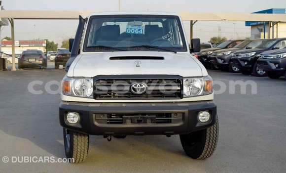 Ra Imported Toyota Land Cruiser funfun Ọkọ̀ in Import - Dubai ni Benin Ra Imported Toyota Land Cruiser funfun Ọkọ̀ in Import - Dubai ni Benin
