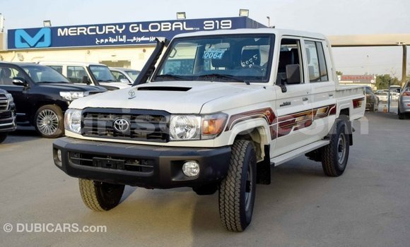 Ra Imported Toyota Land Cruiser funfun Ọkọ̀ in Import - Dubai ni Benin Ra Imported Toyota Land Cruiser funfun Ọkọ̀ in Import - Dubai ni Benin