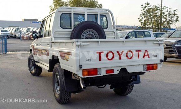 Ra Imported Toyota Land Cruiser funfun Ọkọ̀ in Import - Dubai ni Benin Ra Imported Toyota Land Cruiser funfun Ọkọ̀ in Import - Dubai ni Benin