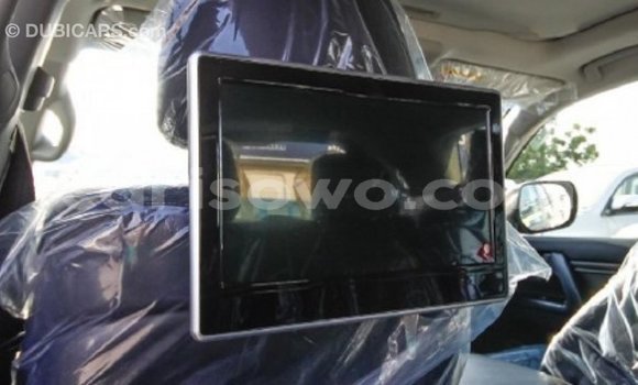 Sayi Imported Toyota Land Cruiser White Mota in Import - Dubai a Benin Sayi Imported Toyota Land Cruiser White Mota in Import - Dubai a Benin