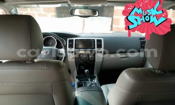 Sayi Na hannu Toyota 4Runner White Mota in Cotonou a Benin Sayi Na hannu Toyota 4Runner White Mota in Cotonou a Benin