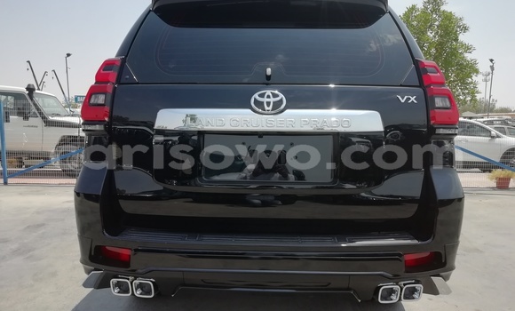 Acheter Neuf Voiture Toyota Prado Noir à Abomey, Benin Acheter Neuf Voiture Toyota Prado Noir à Abomey, Benin