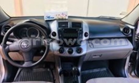 Acheter Occasion Voiture Toyota RAV4 Gris à Cotonou, Benin Acheter Occasion Voiture Toyota RAV4 Gris à Cotonou, Benin