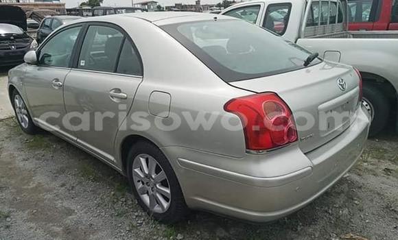 Sayi Na hannu Toyota Avensis Azurfa Mota in Cotonou a Benin Sayi Na hannu Toyota Avensis Azurfa Mota in Cotonou a Benin
