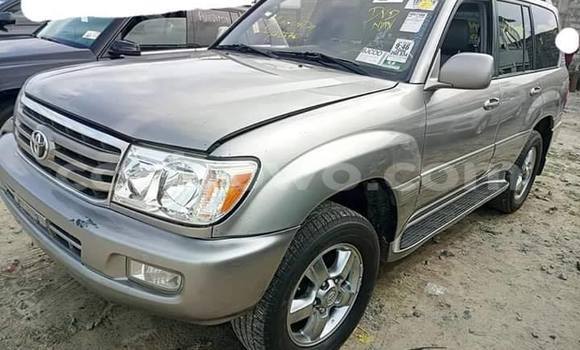 Sayi Na hannu Toyota Land Cruiser Azurfa Mota in Cotonou a Benin Sayi Na hannu Toyota Land Cruiser Azurfa Mota in Cotonou a Benin