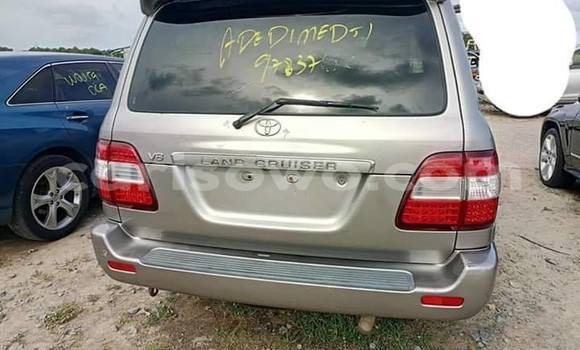 Sayi Na hannu Toyota Land Cruiser Azurfa Mota in Cotonou a Benin Sayi Na hannu Toyota Land Cruiser Azurfa Mota in Cotonou a Benin