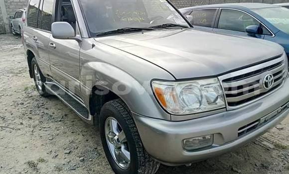 Sayi Na hannu Toyota Land Cruiser Azurfa Mota in Cotonou a Benin Sayi Na hannu Toyota Land Cruiser Azurfa Mota in Cotonou a Benin