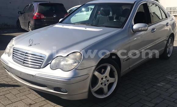 Sayi Na hannu Mercedes-Benz C–Class Azurfa Mota in Cotonou a Benin Sayi Na hannu Mercedes-Benz C–Class Azurfa Mota in Cotonou a Benin