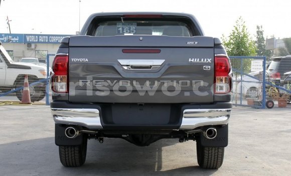 Acheter Neuf Voiture Toyota Hilux Gris à Abomey, Benin Acheter Neuf Voiture Toyota Hilux Gris à Abomey, Benin