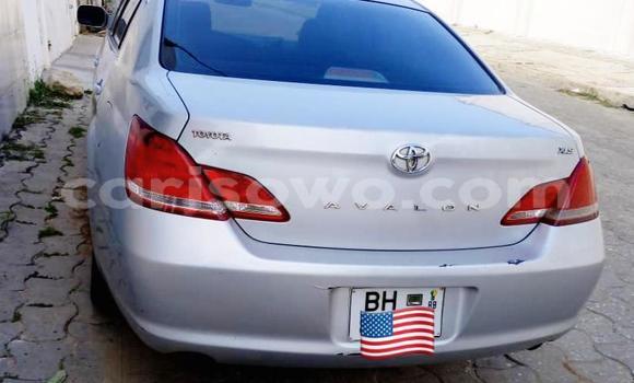 Sayi Na hannu Toyota Avalon Azurfa Mota in Cotonou a Benin Sayi Na hannu Toyota Avalon Azurfa Mota in Cotonou a Benin