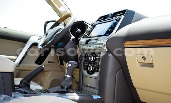 Acheter Neuf Voiture Toyota Land Cruiser Prado Blanc à Abomey, Benin Acheter Neuf Voiture Toyota Land Cruiser Prado Blanc à Abomey, Benin