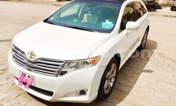 Ra Àlòkù Toyota Venza funfun Ọkọ̀ in Cotonou ni Benin Ra Àlòkù Toyota Venza funfun Ọkọ̀ in Cotonou ni Benin