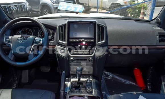 Acheter Neuf Voiture Toyota Land Cruiser Noir à Abomey Calavi, Benin Acheter Neuf Voiture Toyota Land Cruiser Noir à Abomey Calavi, Benin