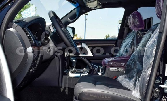 Acheter Neuf Voiture Toyota Land Cruiser Noir à Abomey Calavi, Benin Acheter Neuf Voiture Toyota Land Cruiser Noir à Abomey Calavi, Benin