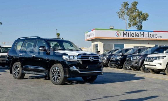Acheter Neuf Voiture Toyota Land Cruiser Noir à Abomey Calavi, Benin Acheter Neuf Voiture Toyota Land Cruiser Noir à Abomey Calavi, Benin