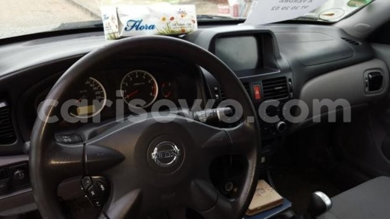 Big with watermark almera nissan grise annee 2004 1