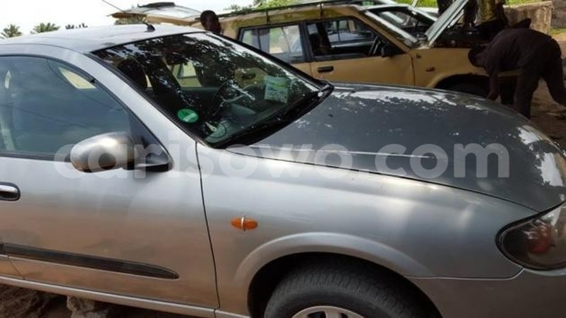 Big with watermark almera nissan grise annee 2004 2